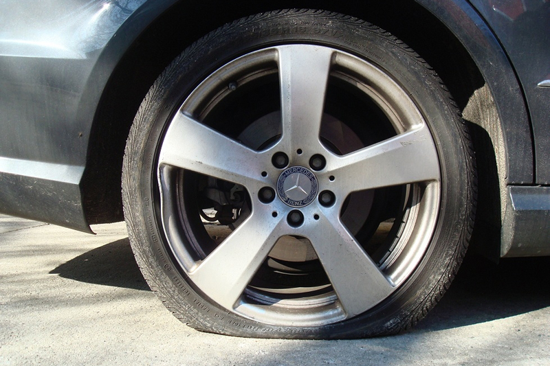 xe xit lop giua duong